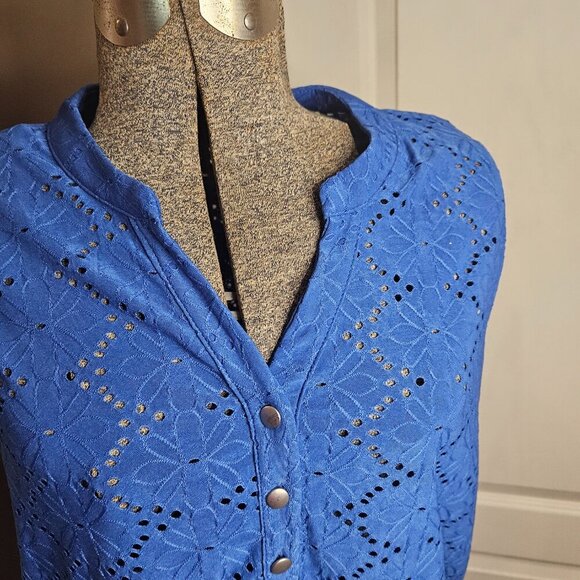 Blue Sleeveless eyelet Blouse szXL - Picture 7 of 10